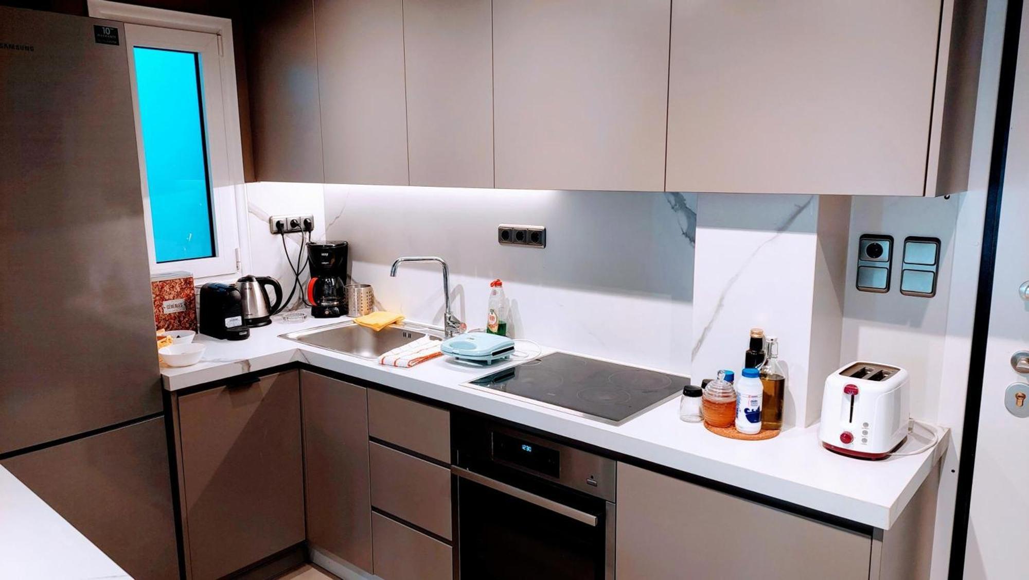אתונה Luxurious Minimal Apartment In Acropolis מראה חיצוני תמונה